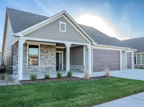 727 E Lexington Ln #Iii, Andover, KS 67002