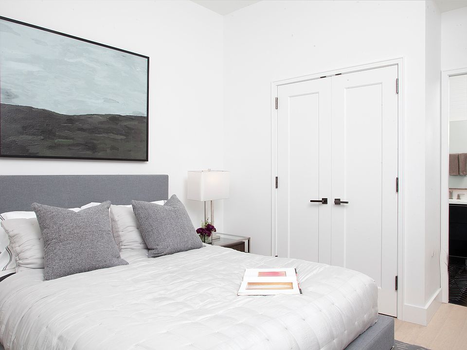 1st image of 30 Morningside Dr APT 111