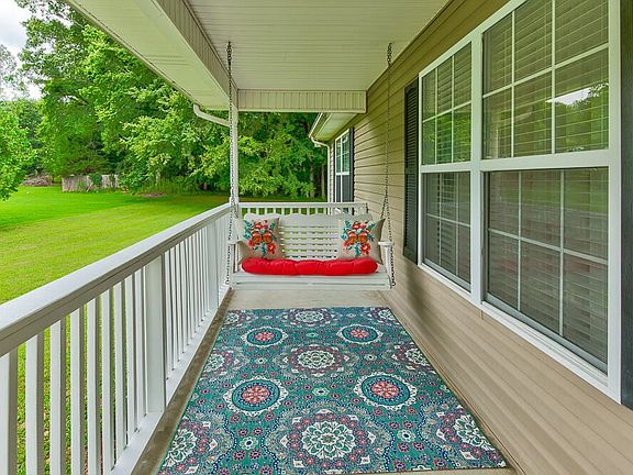 3rd image of 224 Pryor Village Dr