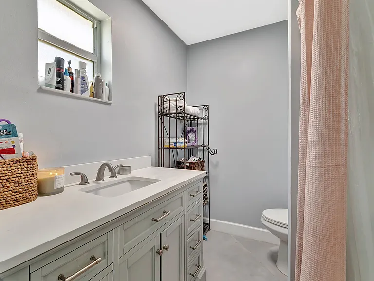1894 SE Lafayette St — Photo 20
