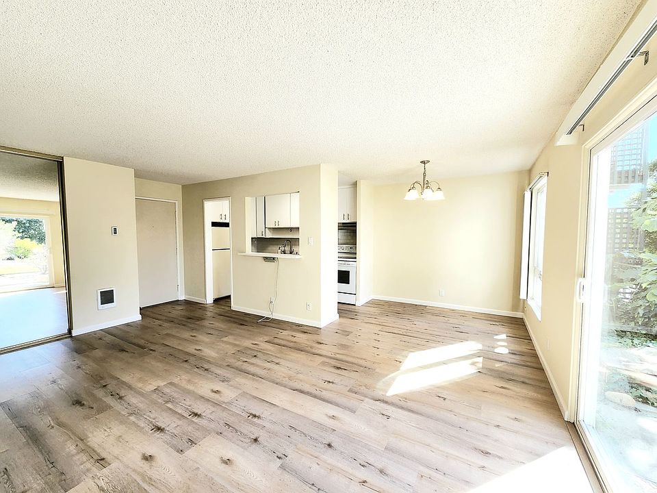 1st image of 818 N Delaware St APT 201
