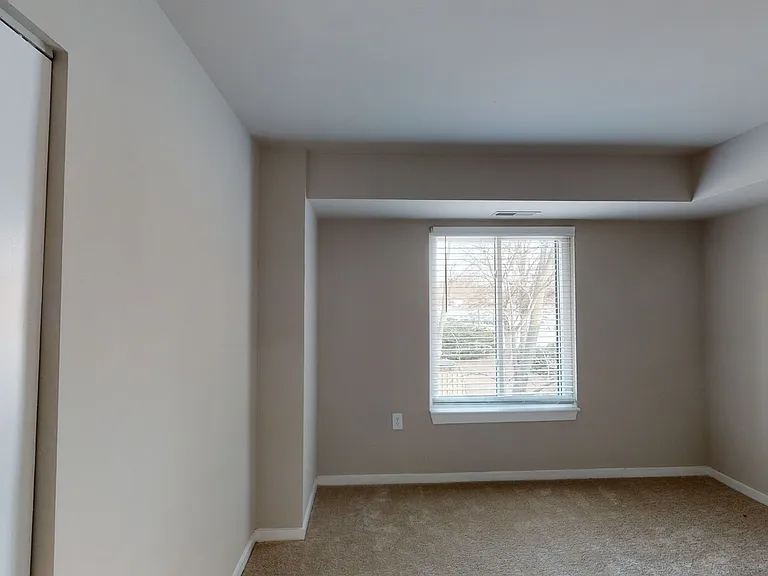 Seneca Place — Photo 78