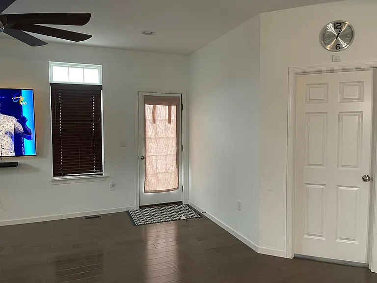 1564 Zestar Dr — Photo 8