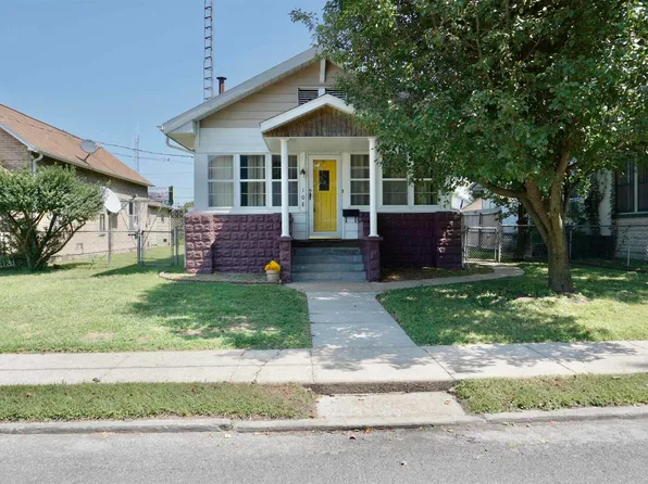 108 S Mulberry St, Du Quoin, IL 62832