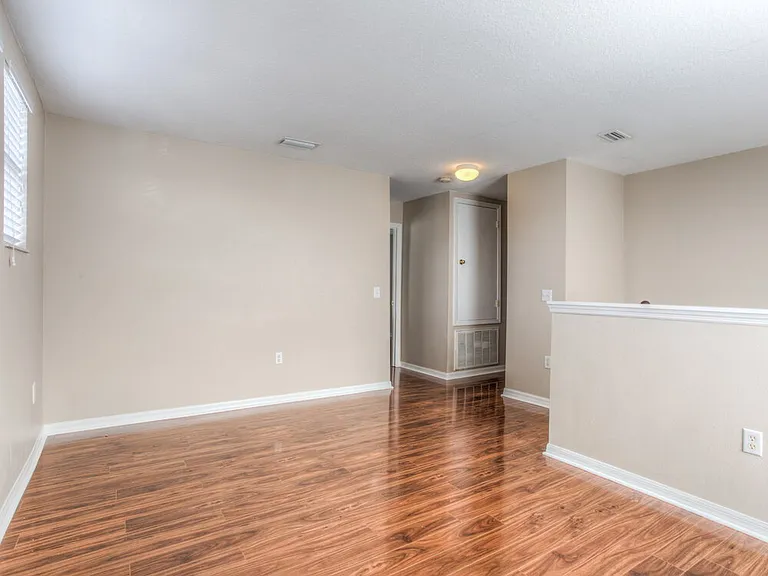 12116 Tree Haven Ave — Photo 10