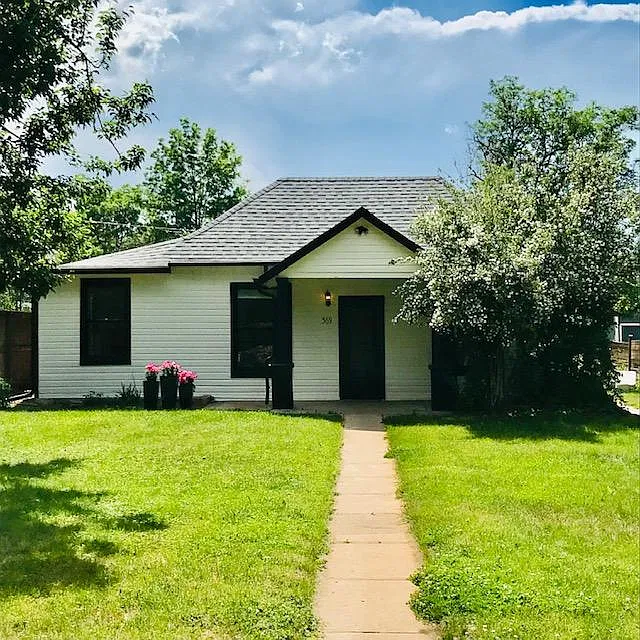 1 bed, 871 sqft, $2,600 — Photo 1