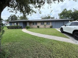 1406 Oakdale St, Plant City, FL 33563