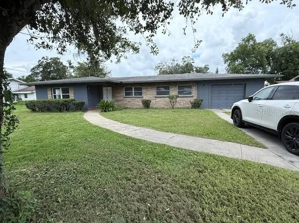 1406 Oakdale St, Plant City, FL 33563