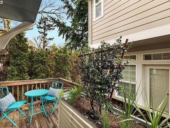 2nd image of 2150 NE Multnomah St