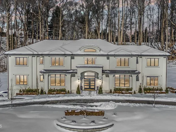 30 Winchester Lane, Holmdel, NJ 07733
