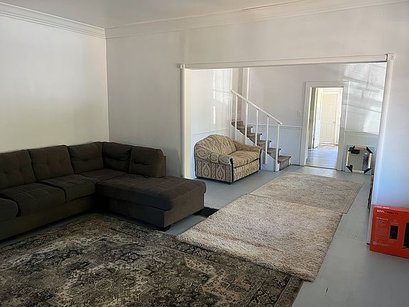 2nd image of 1595 Arcade Blvd