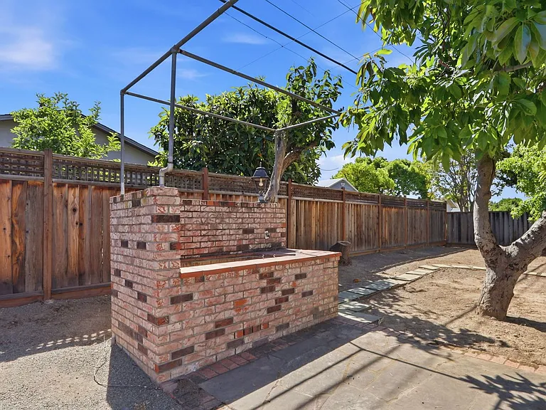1498 S Mary Ave — Photo 38