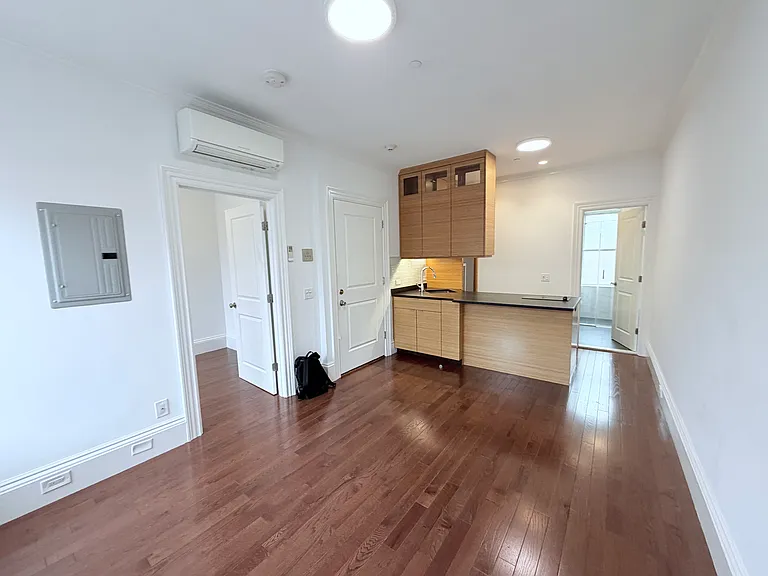 98 Myrtle St #5 — Photo 2