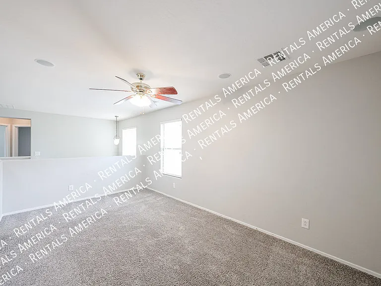 4563 E Oxford Ln — Photo 28