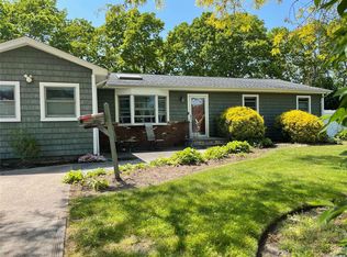 364 Lowell Rd, Sayville, NY 11782