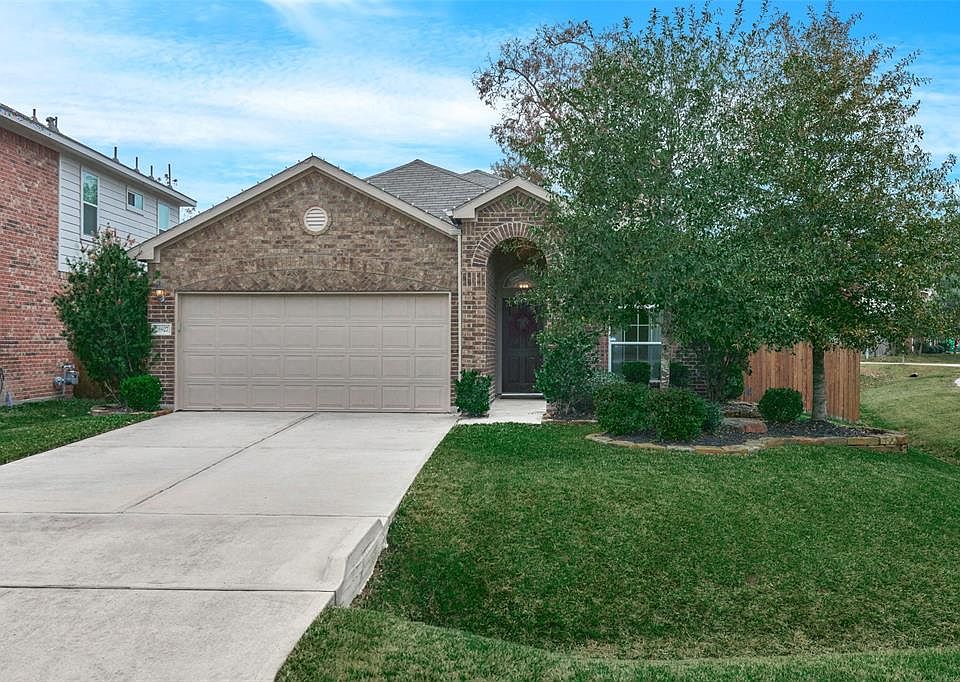 1st image of 28927 Hidden Lake Ct W