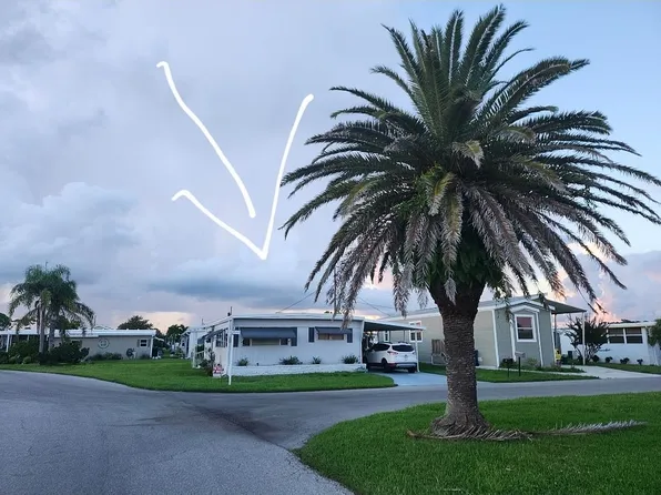 239 2nd St E, Nokomis, FL 34275