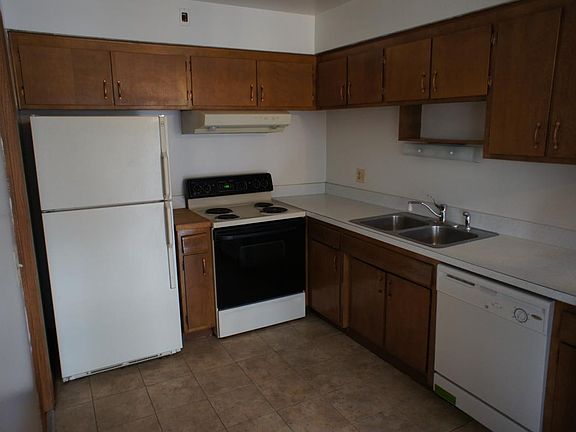 3rd image of 1653 Oakwood Ave APT 2A
