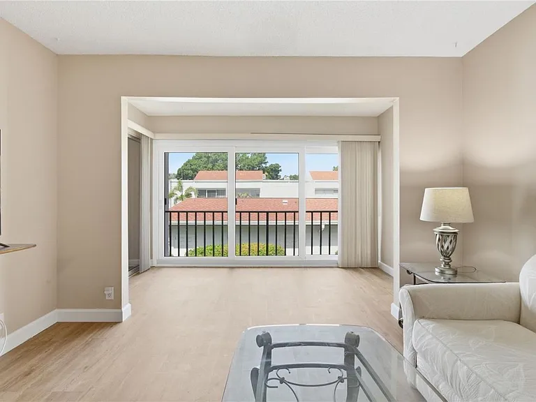 2060 Marilyn St #207 — Photo 14