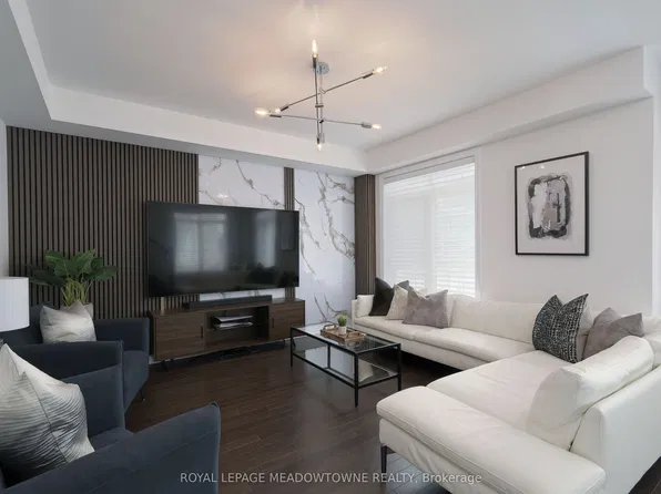 3215 William Coltson Ave, Oakville, ON L6H 0X1