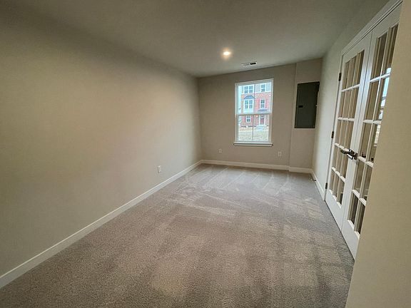 4th image of 617 Holywell Dr