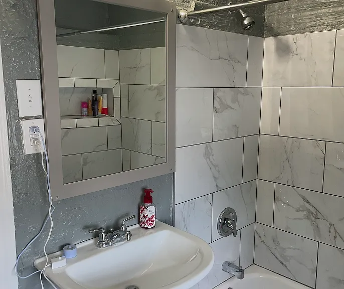 1113 Underwood Ave — Photo 1