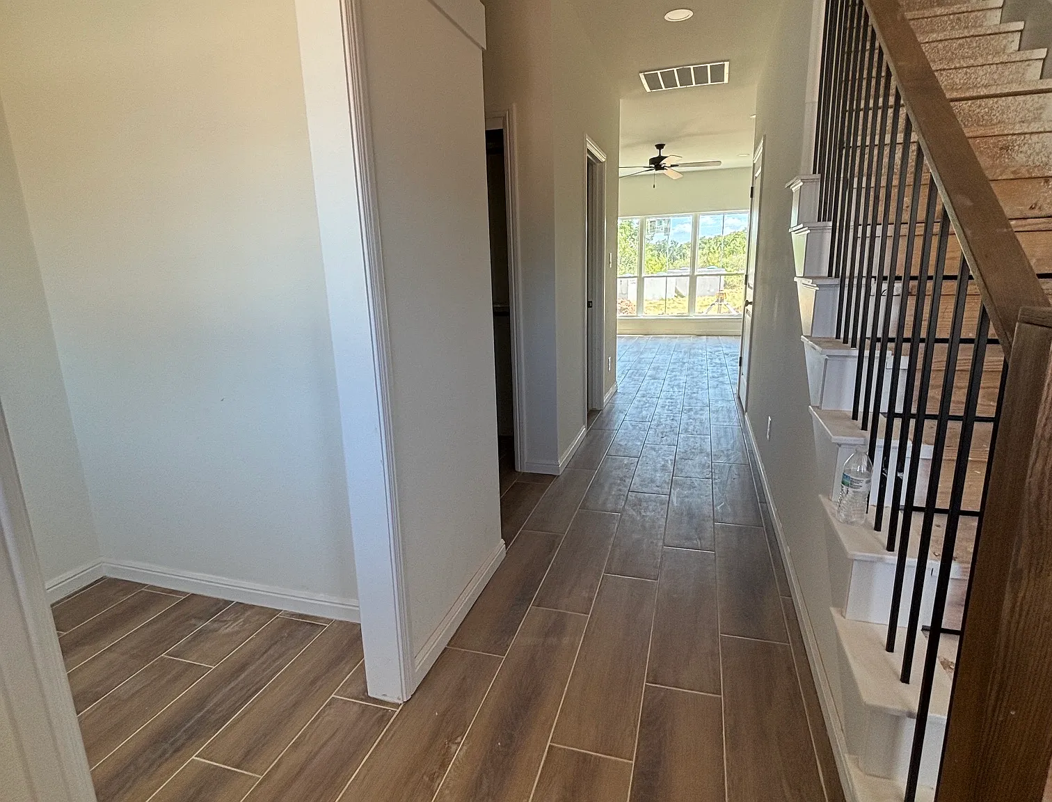 3 bed, 2.5 bath, 1711 sqft, $2,000 — Photo 3