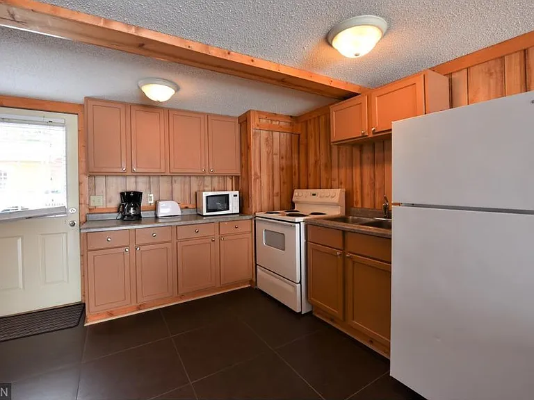 17193 Lisa Ct — Photo 8
