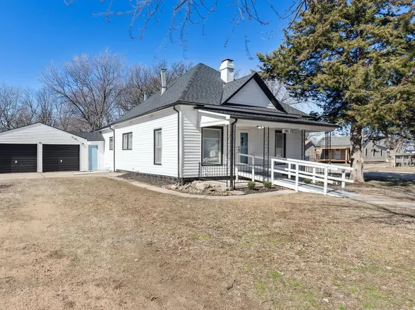 201 S Randall St, Mount Hope, KS 67108