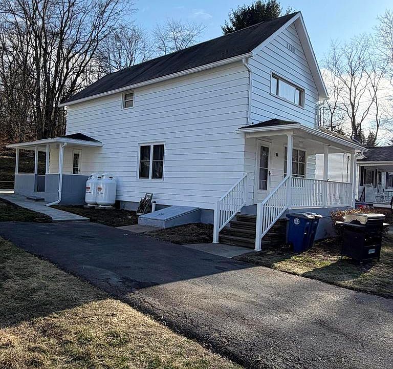 1st image of 125 E Saylor Ave