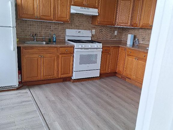 3rd image of 35-51 Vernon Blvd #2