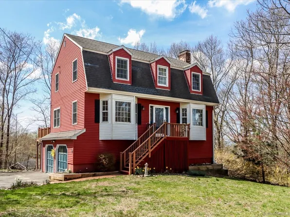 19 Fairchild Road, Newtown, CT 06470