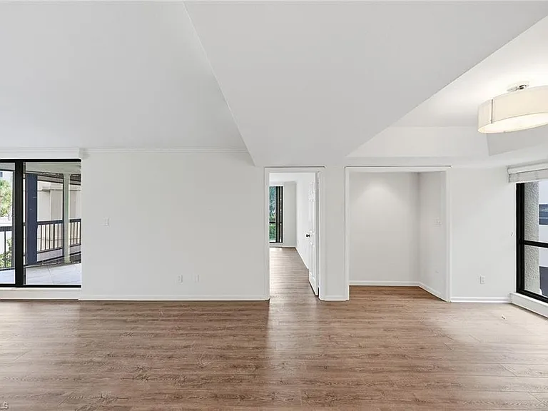 4551 Gulf Shore Blvd N #200 — Photo 10