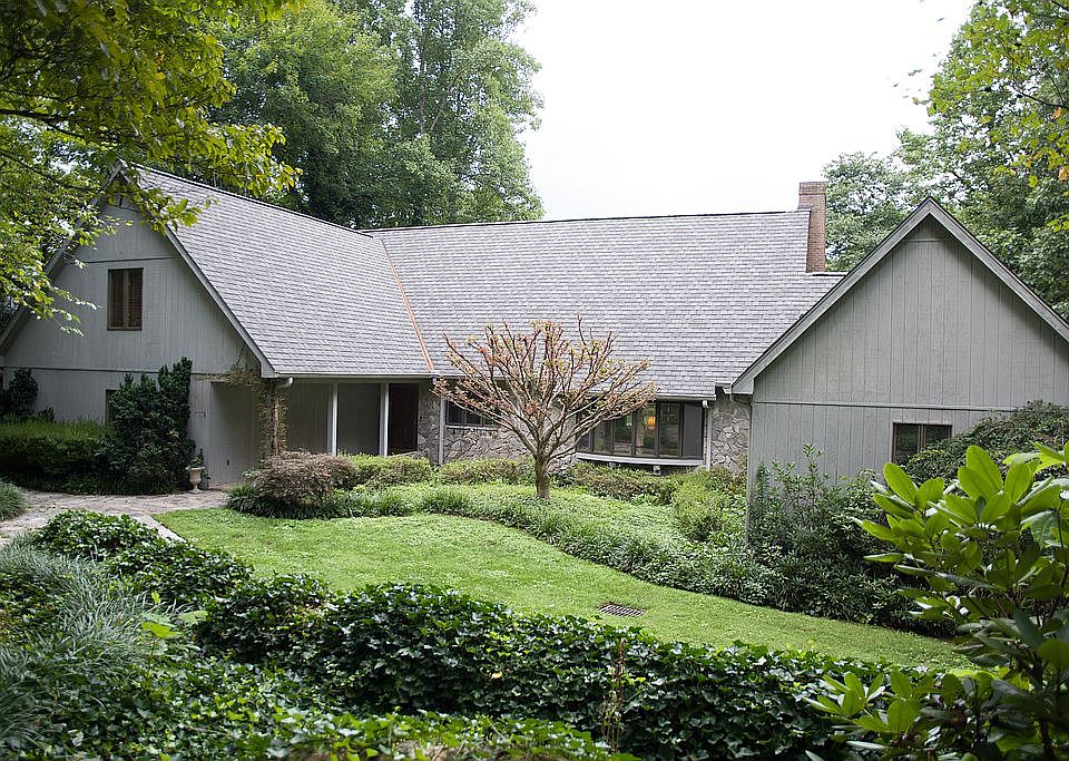 1st image of 1832 Cedar Dr