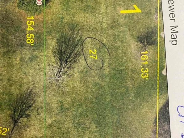 002 Trailwoodland Trl, Macomb, IL 61455