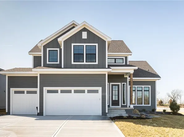 18500 Howe Dr, Stilwell, KS 66085