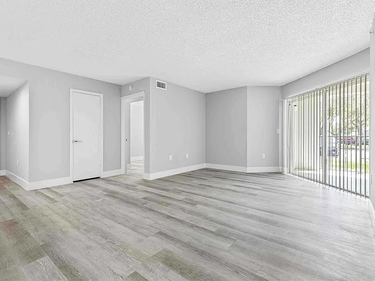 Tamarac FL apartments For Rent | Coral Vista Luxury Apartments | Apartments near Coral Springs