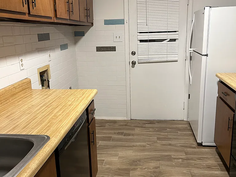 2328 Eveningview Dr — Photo 9