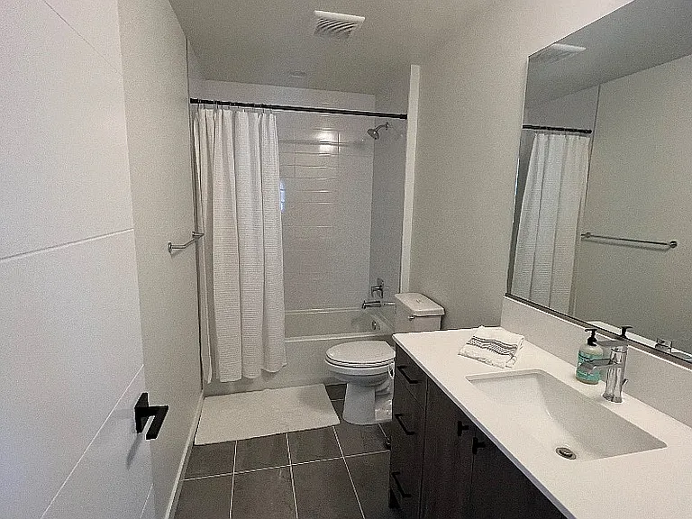 10046 Ravenna Ave NE #C — Photo 15