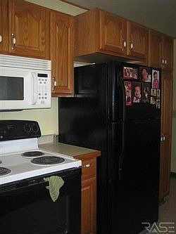 5th image of 203 E Adams Ave