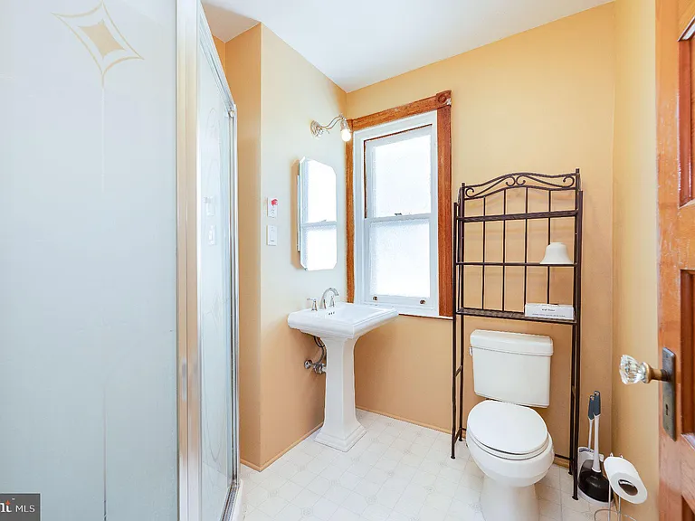 126 E Washington St — Photo 17