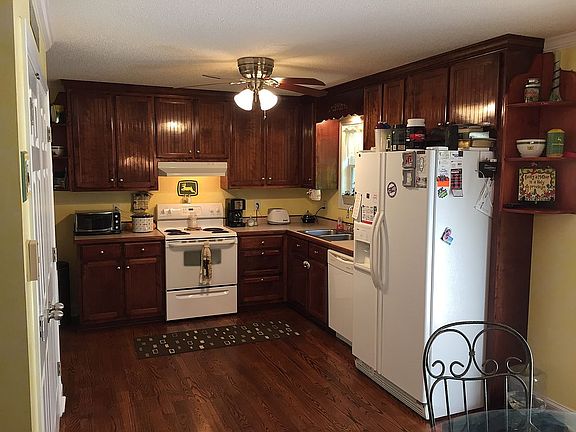 3rd image of 247 Highgrove Dr