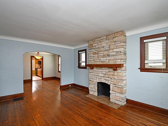 3rd image of 6844 Buckingham Pl
