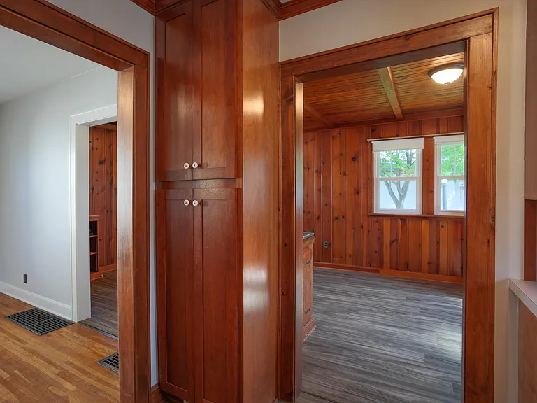 815 E Chestnut St — Photo 19