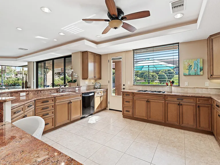 73465 Irontree Dr — Photo 32