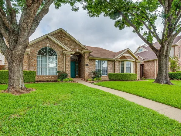 1035 Hampshire Ln, Cedar Hill, TX 75104
