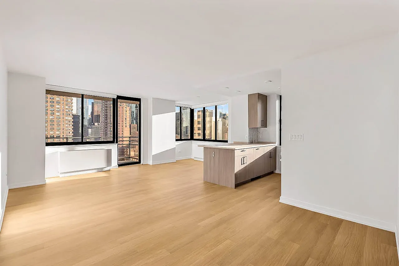200 West 60th Street — Photo 2