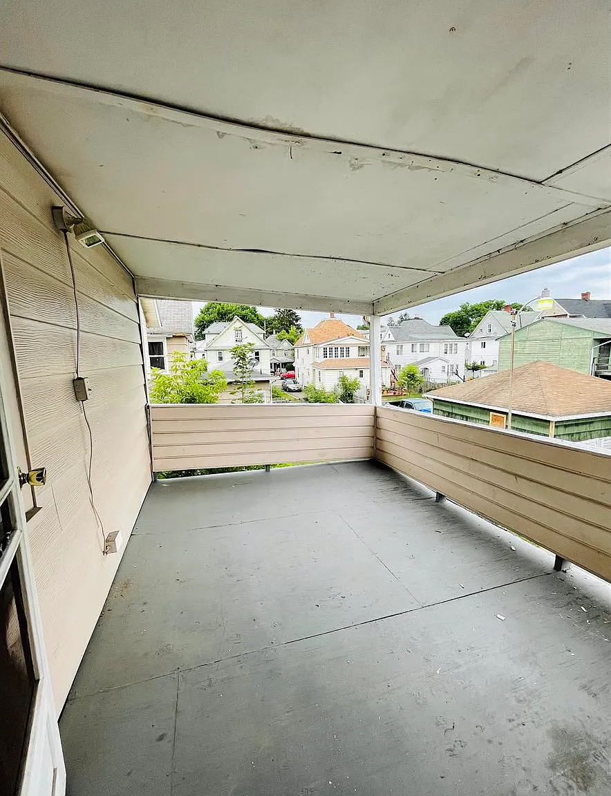 105 Cleveland Ave — Photo 1