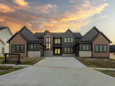 749 S 95th St, West Des Moines, IA, 50266