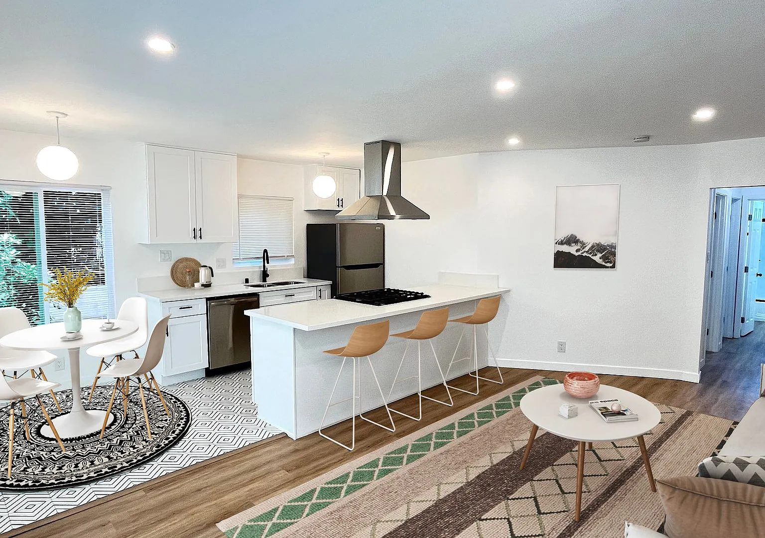 237 North Catalina — Photo 3